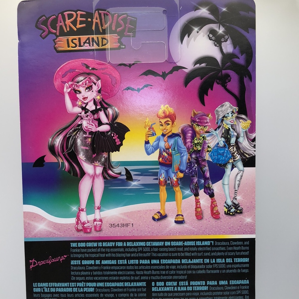 Monster High Scare-adise Island Doll - Pink and Black‎ Outfit - Picture 5 of 6